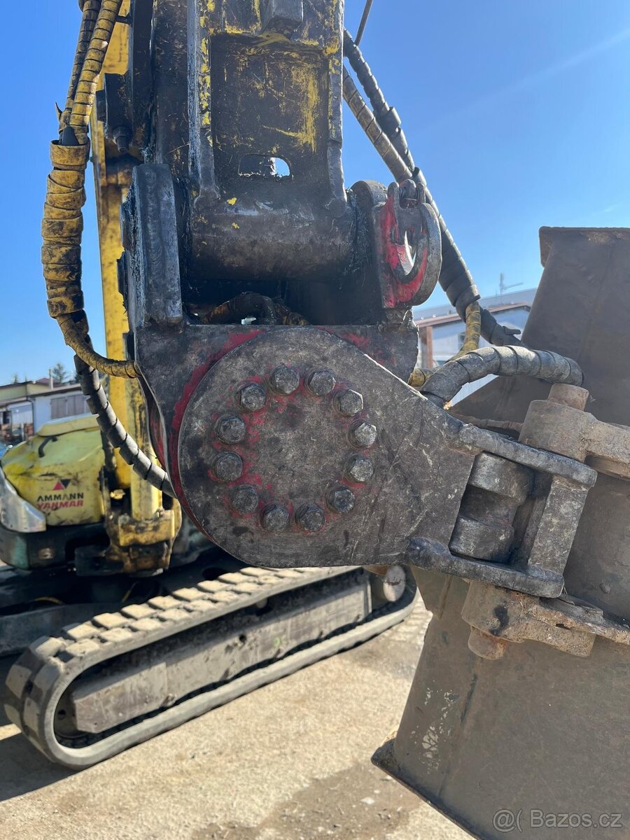 Pásový bagr Yanmar Vio 70 - 4