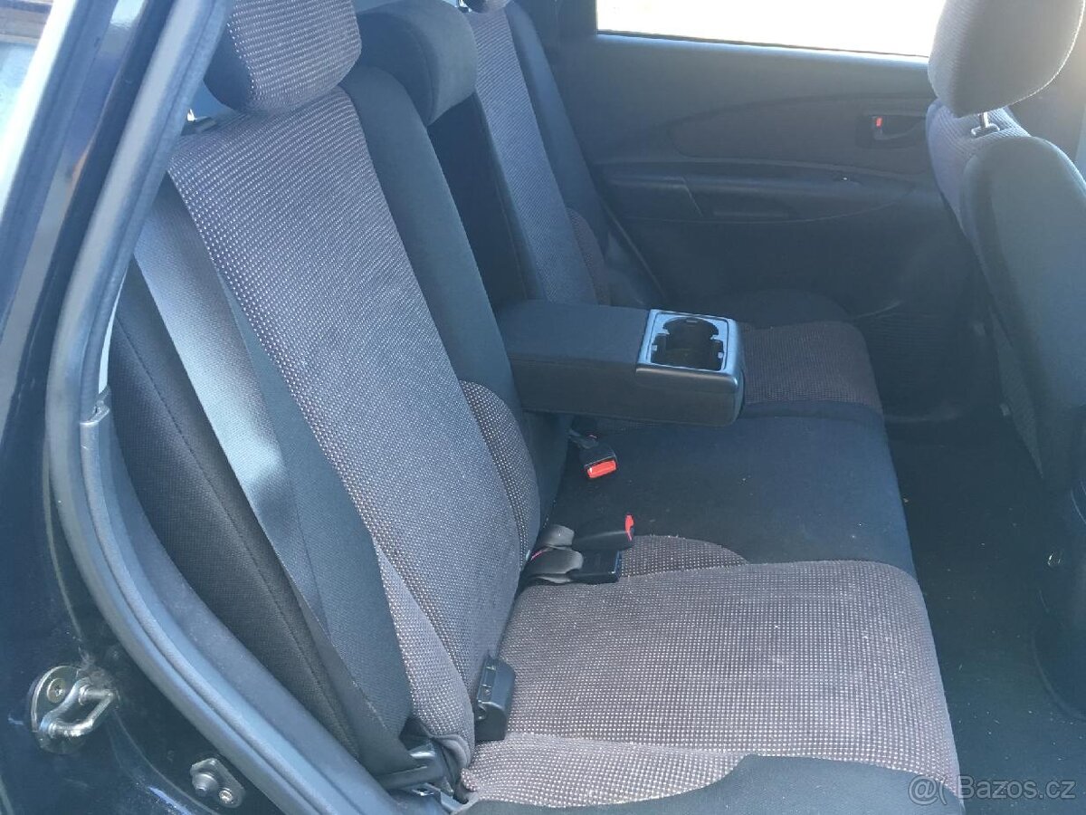 hyundai tucson interiér - sedadla - 4