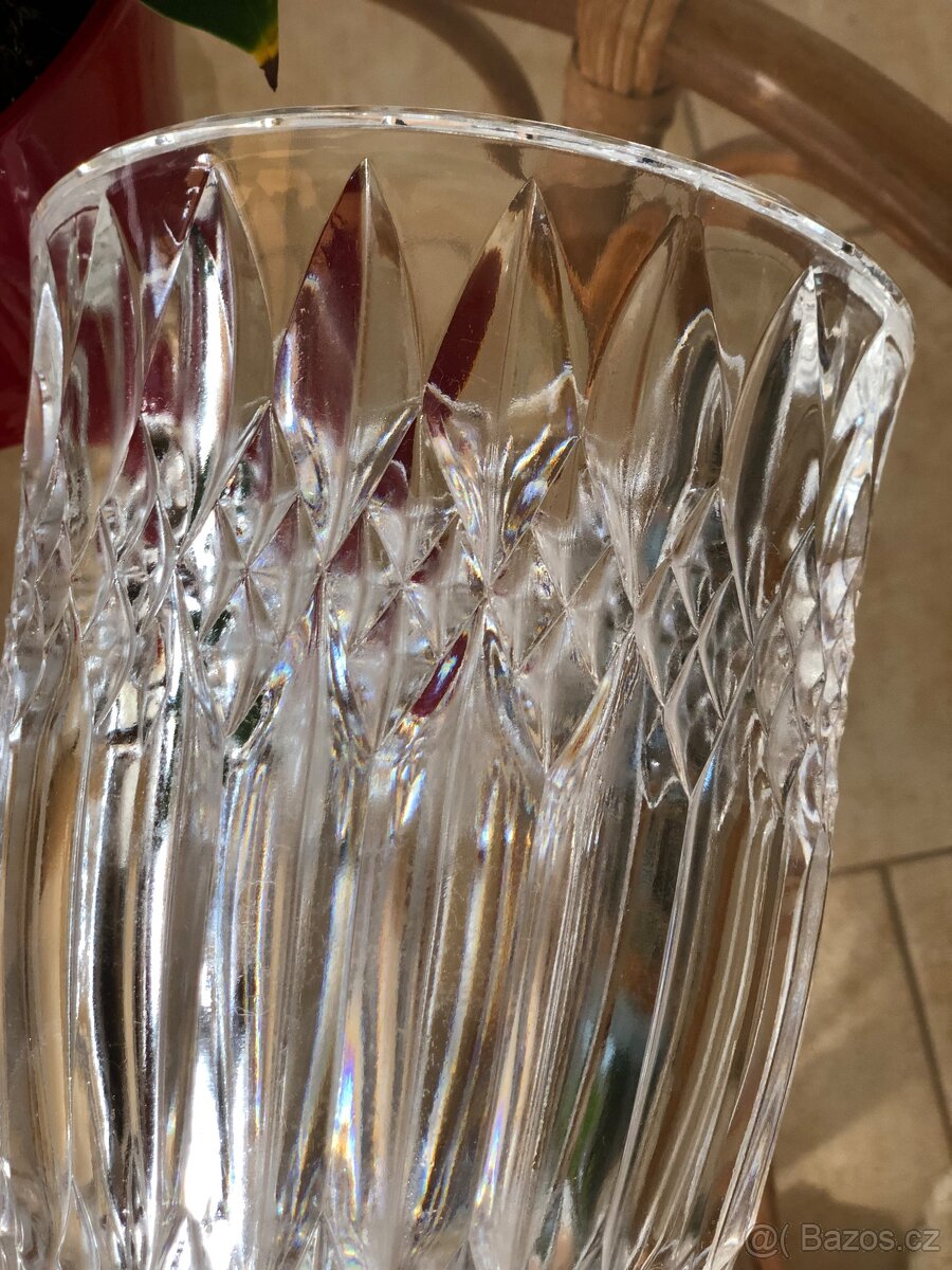 Skleněná lisovaná váza, výška 30 cm - 4