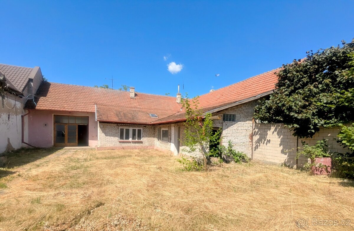 Prodej rodinného domu se zahradou v Uherském Ostrohu - 4