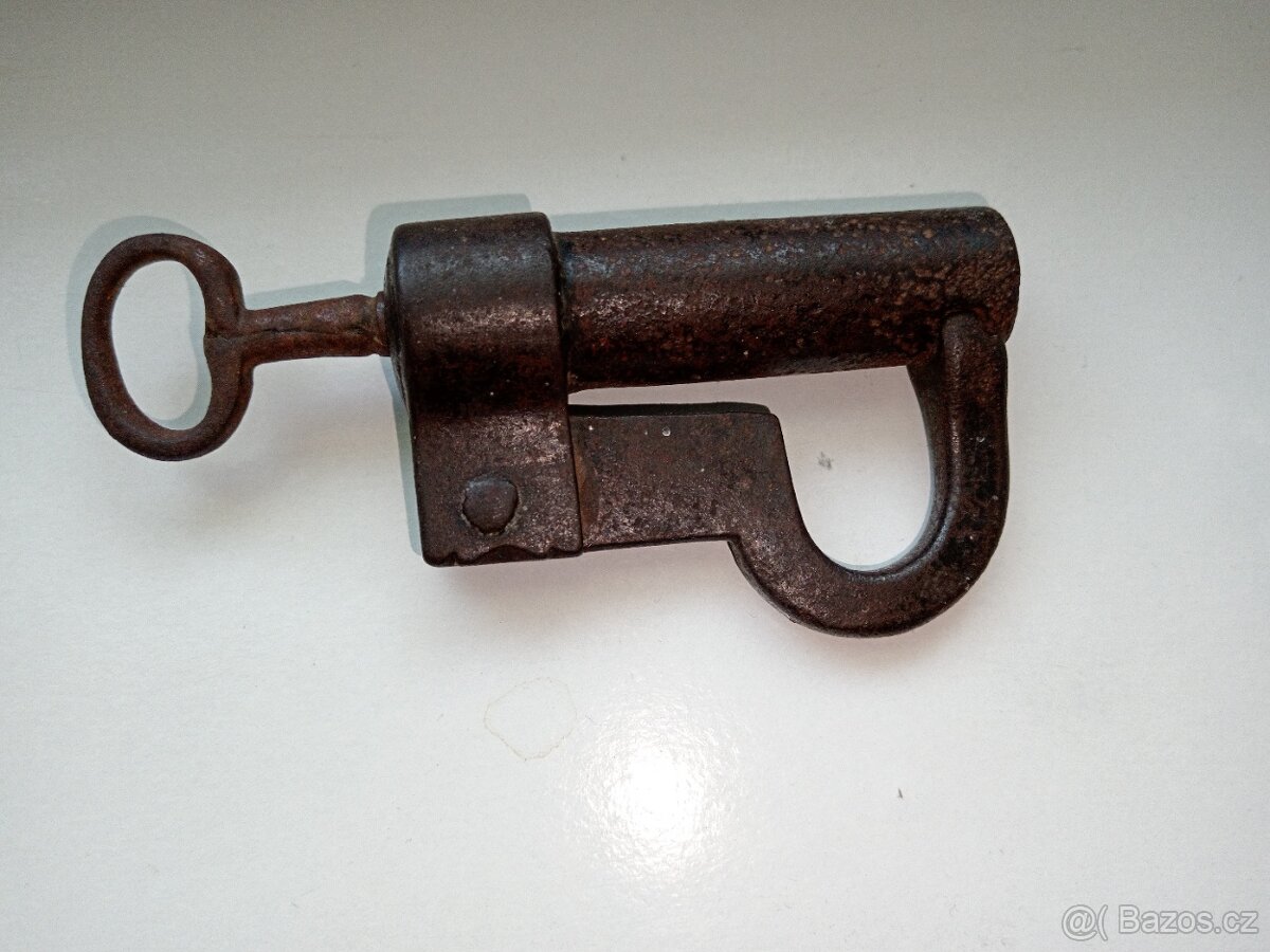 Šroubovaci visaci zámek 16.stol - 4