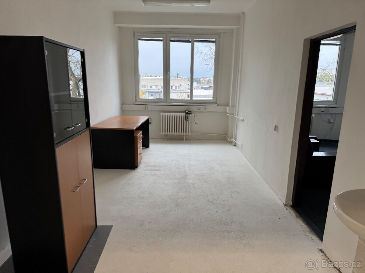 Pronájem kancelářských prostor v administrativní budově - 4