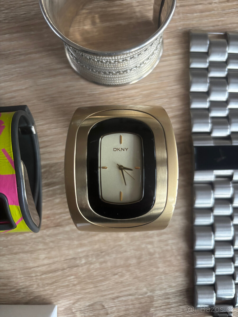 Dámské hodinky a doplňky - komplet - 4