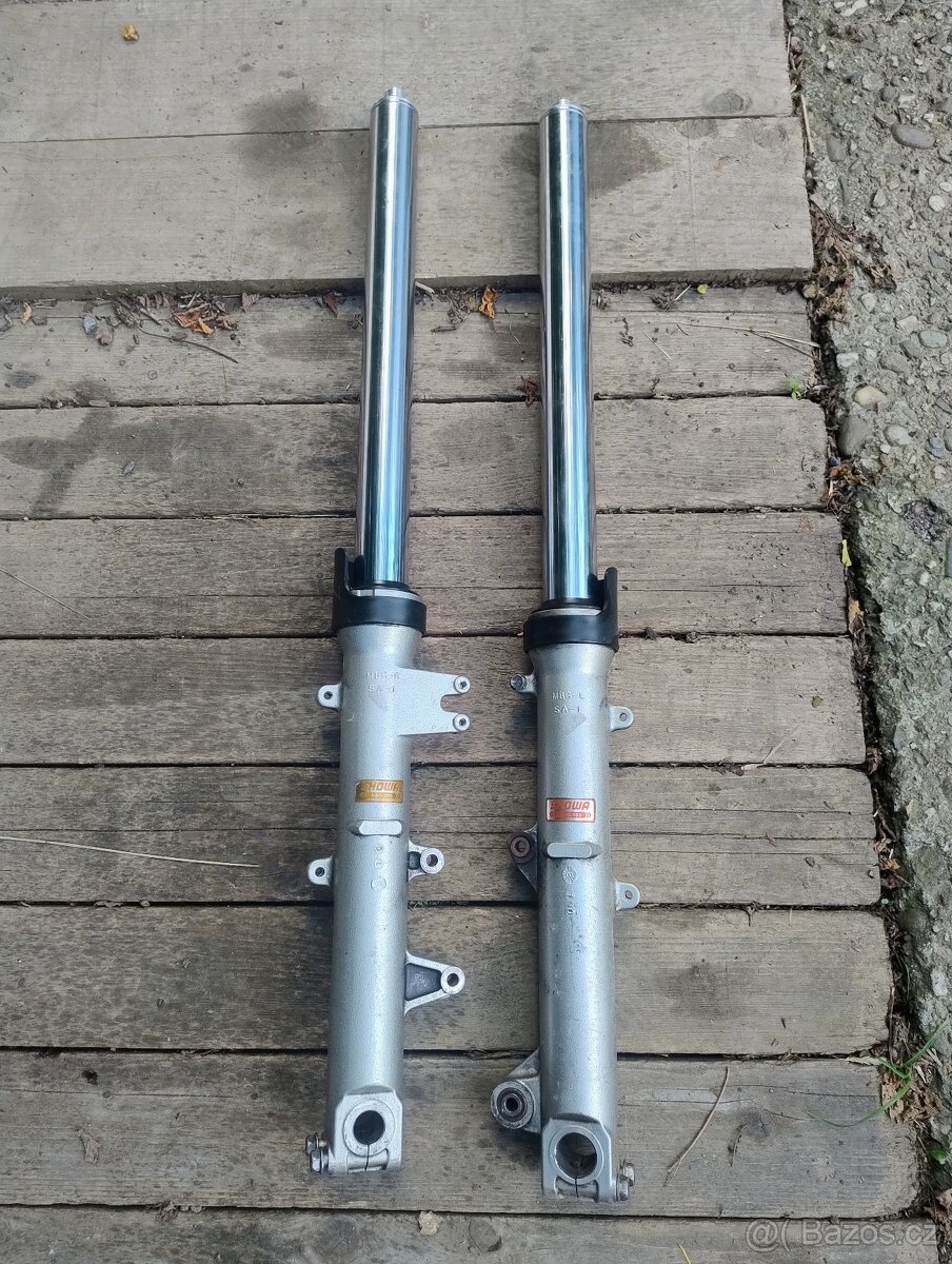 Honda VFR 800 tlumiče SHOWA - 4