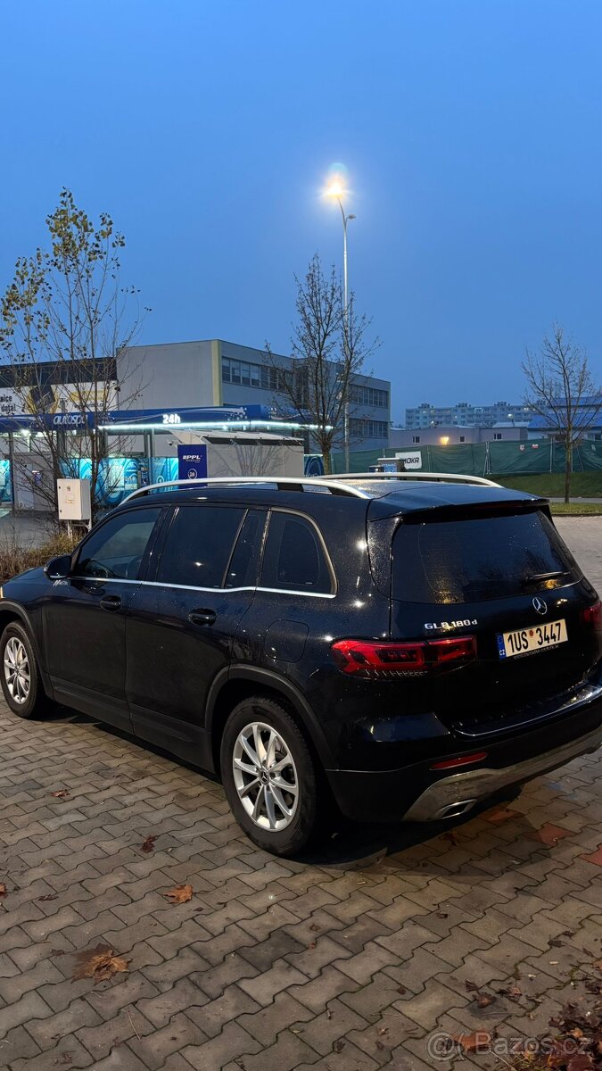 MERCEDES GLB 180D - 4