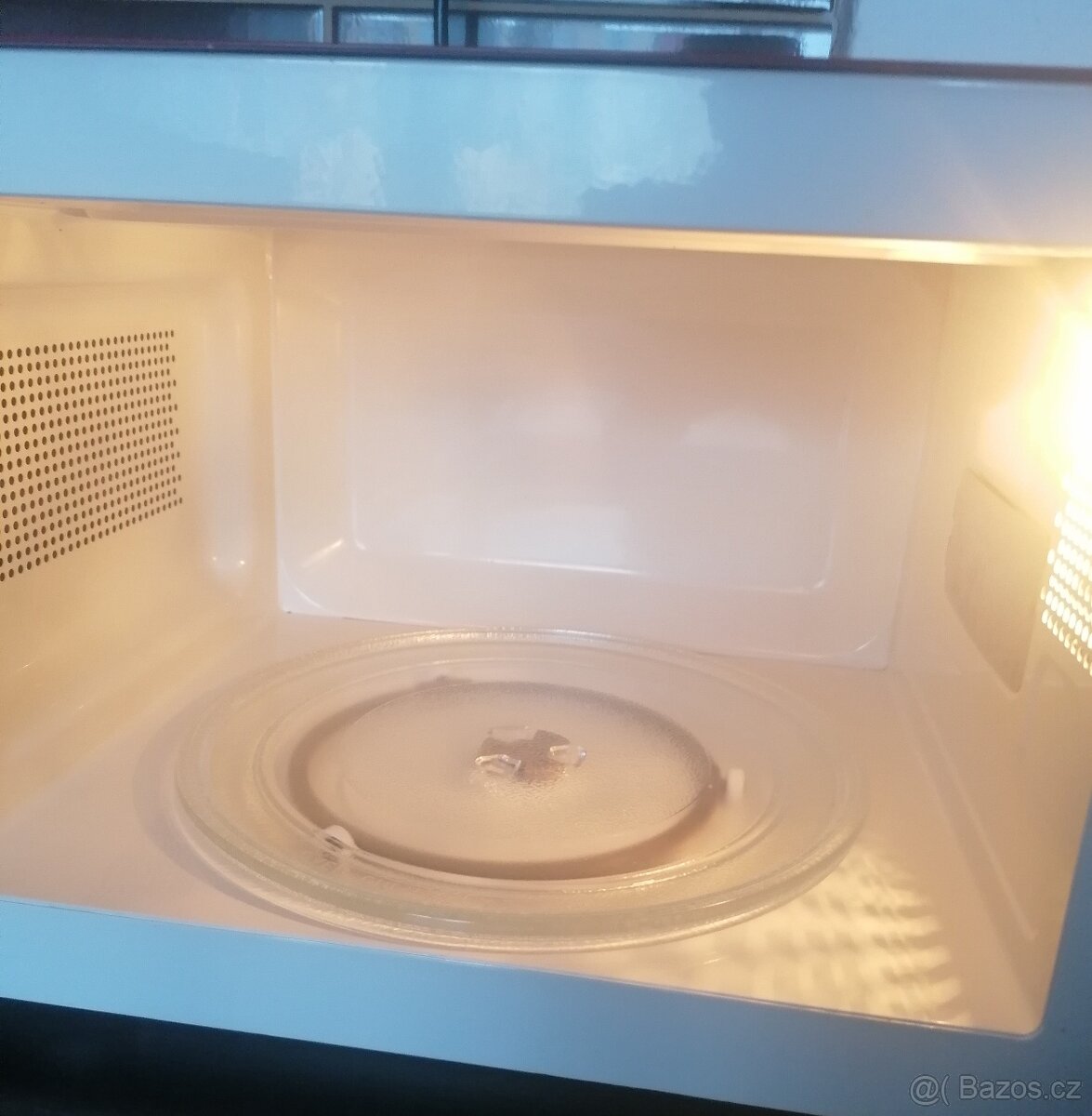 Červená mikrovlnná trouba - 4