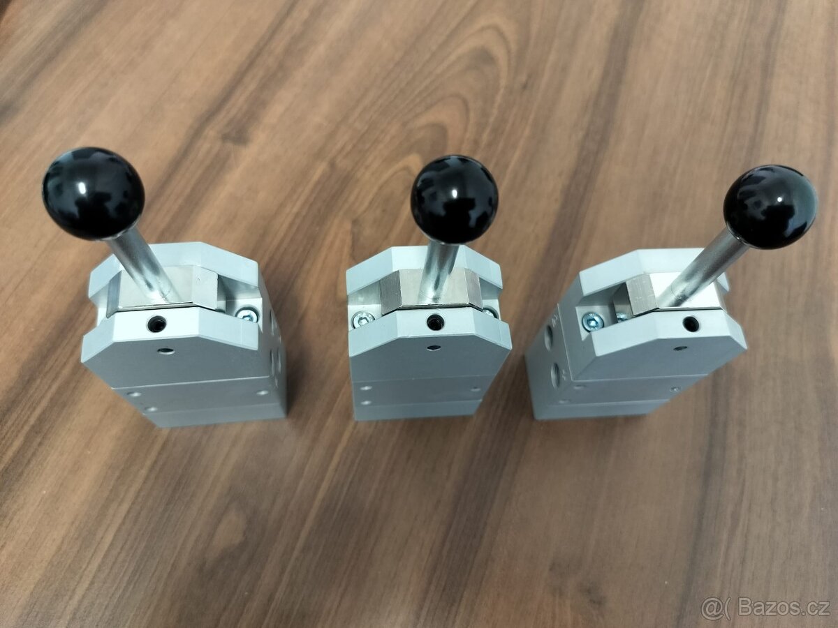 Pneumatický 5/3 cestný ventil/páčka ovládání do kabiny - 4