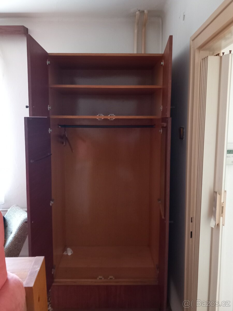 stará skříň - 4