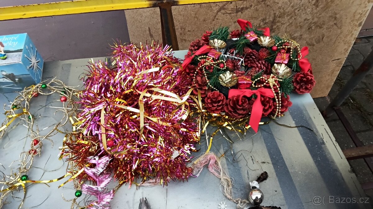 Retro vánoční ozdoby ,řetězy,rolničky a jiné . - 4