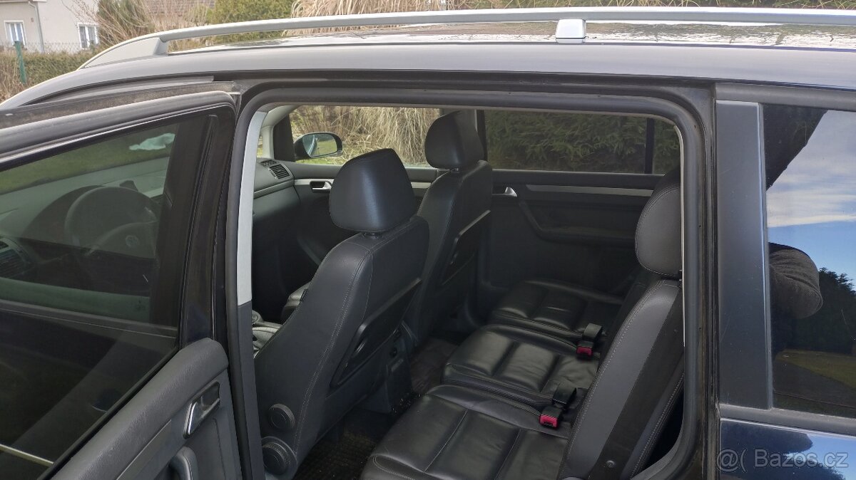 VW TOURAN 2.0 TDI HIGHLINE - 4