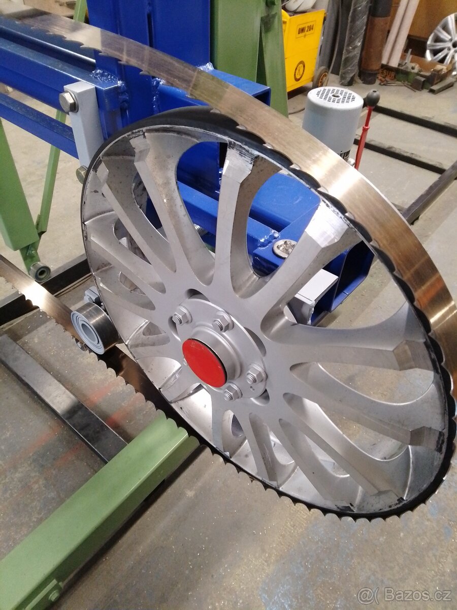 Kmenová pásová pila KPJ - 4