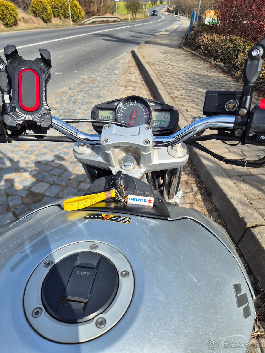 Suzuki GSR 600 - 4