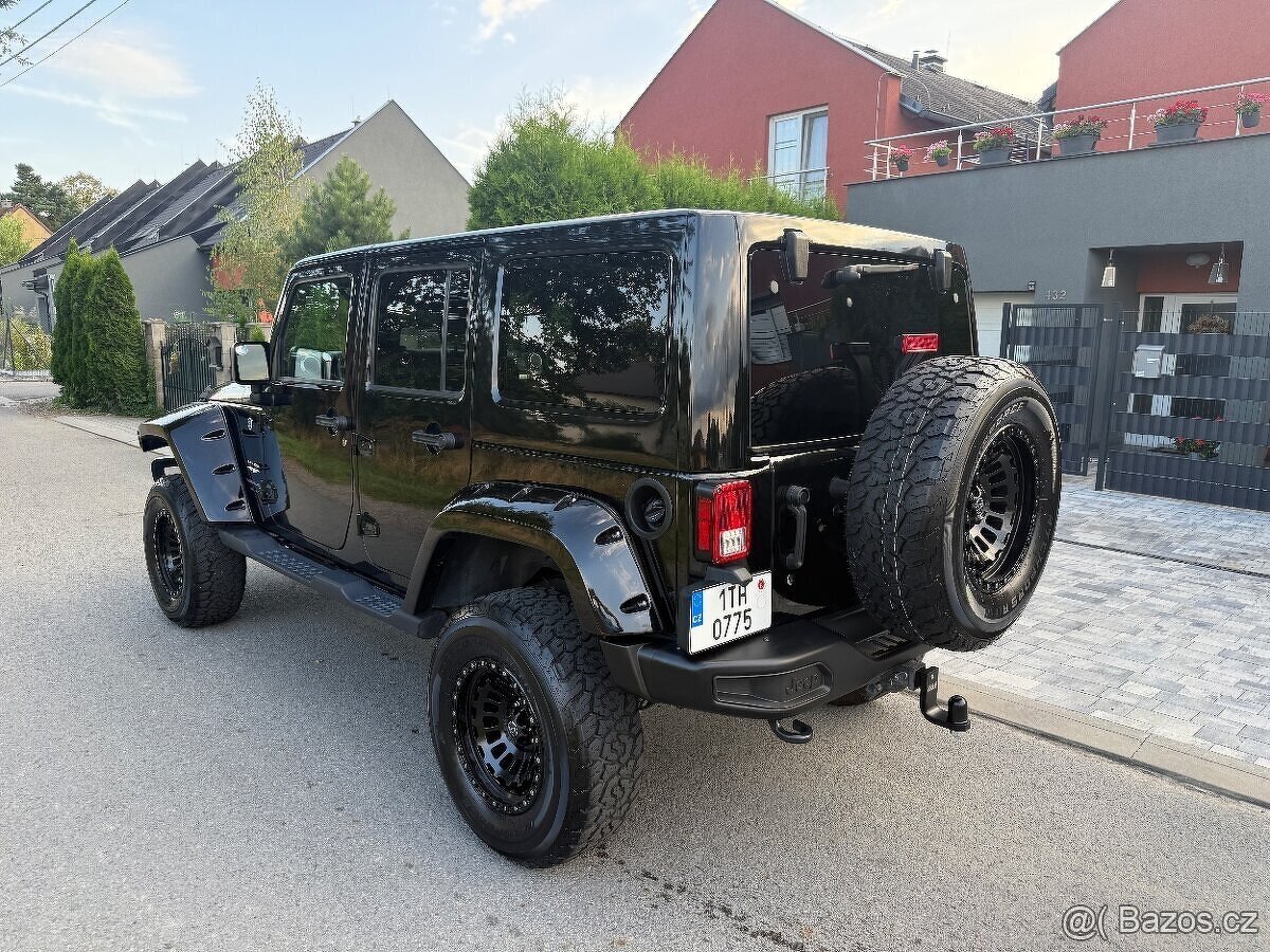 Jeep Wrangler Sahara - 4