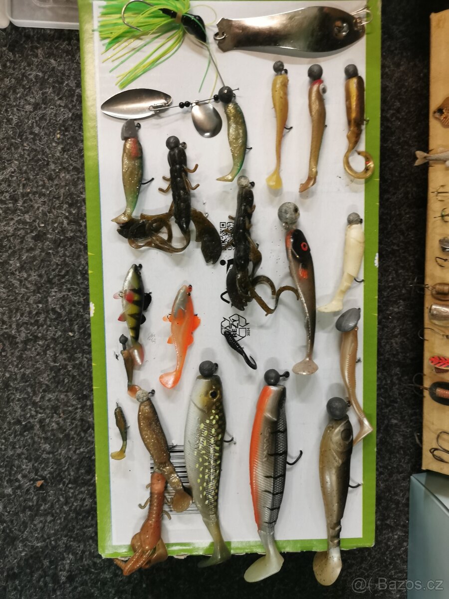 Velké množství rybářských nástrah.. - 4