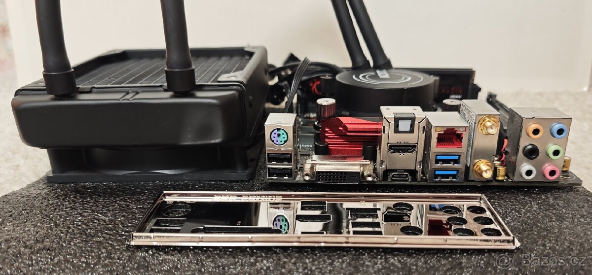 Deska+procesor+RAM+vodní chladič - 4