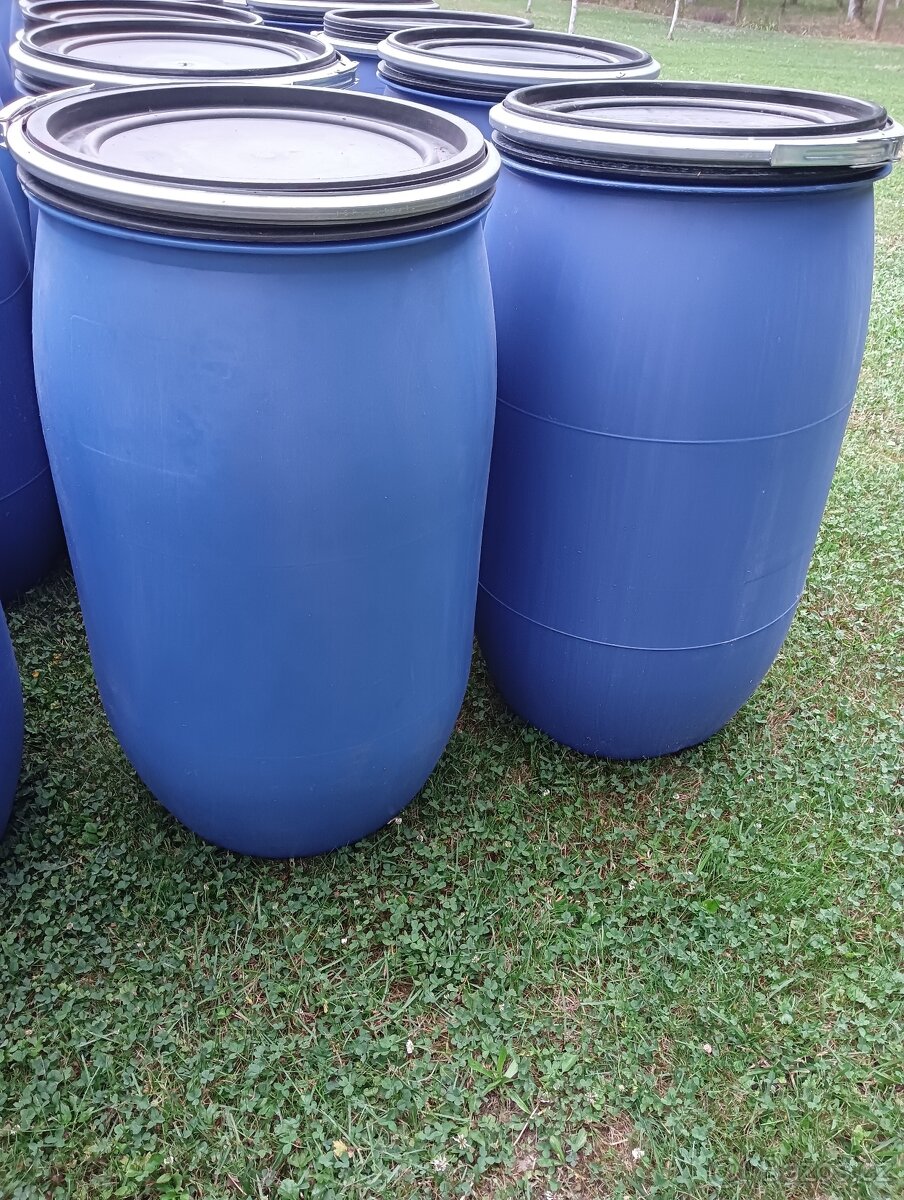Plastové sudy 120l 450kč - 4
