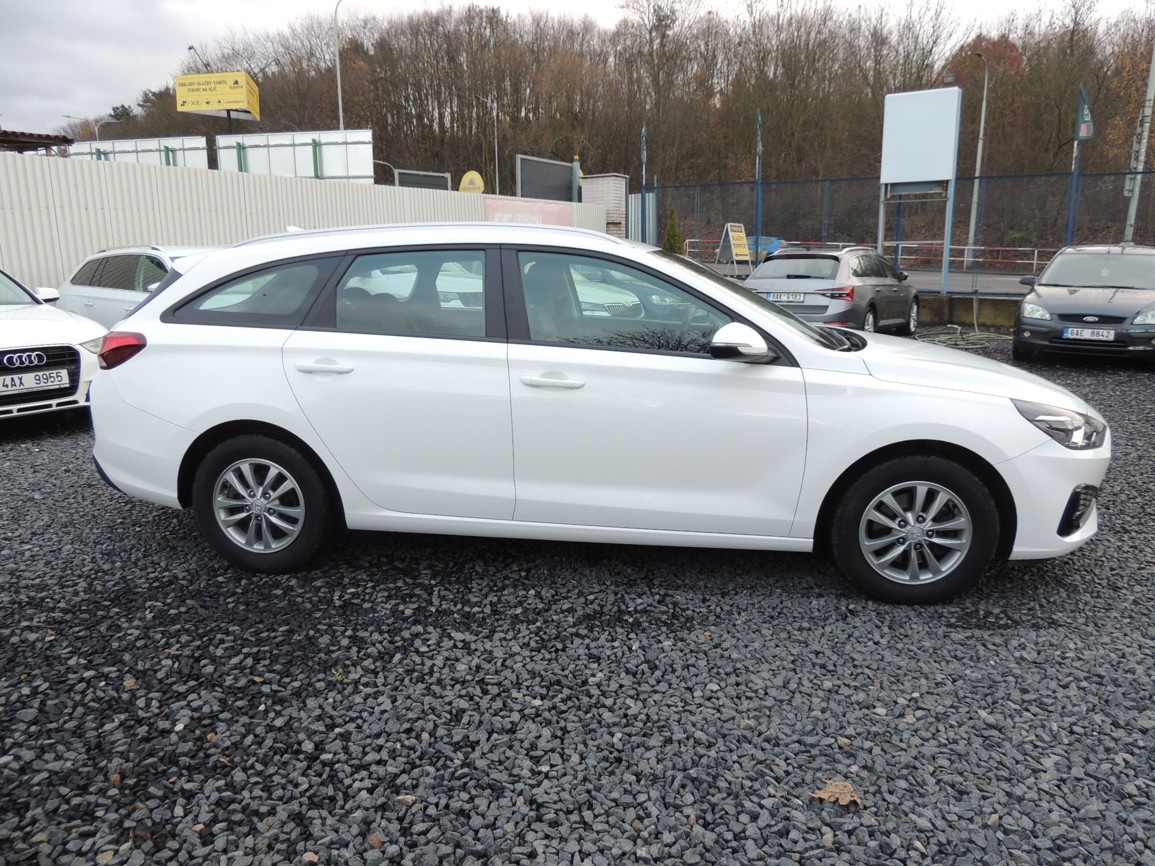 Hyundai i30 Combi,1.6CRDi,2021,97000km,ČR,1maj.-21%DPH - 4