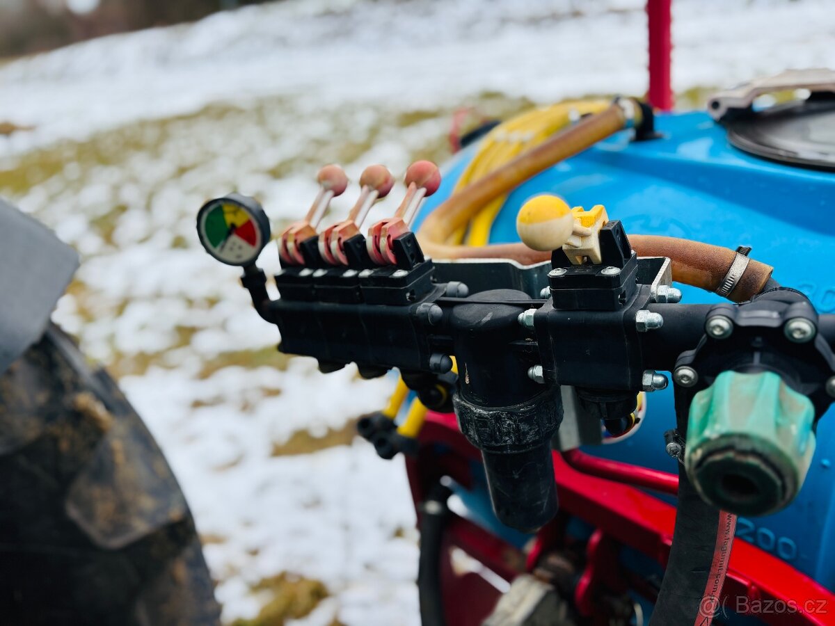 Postřikovač 300L 10m ramena - 4