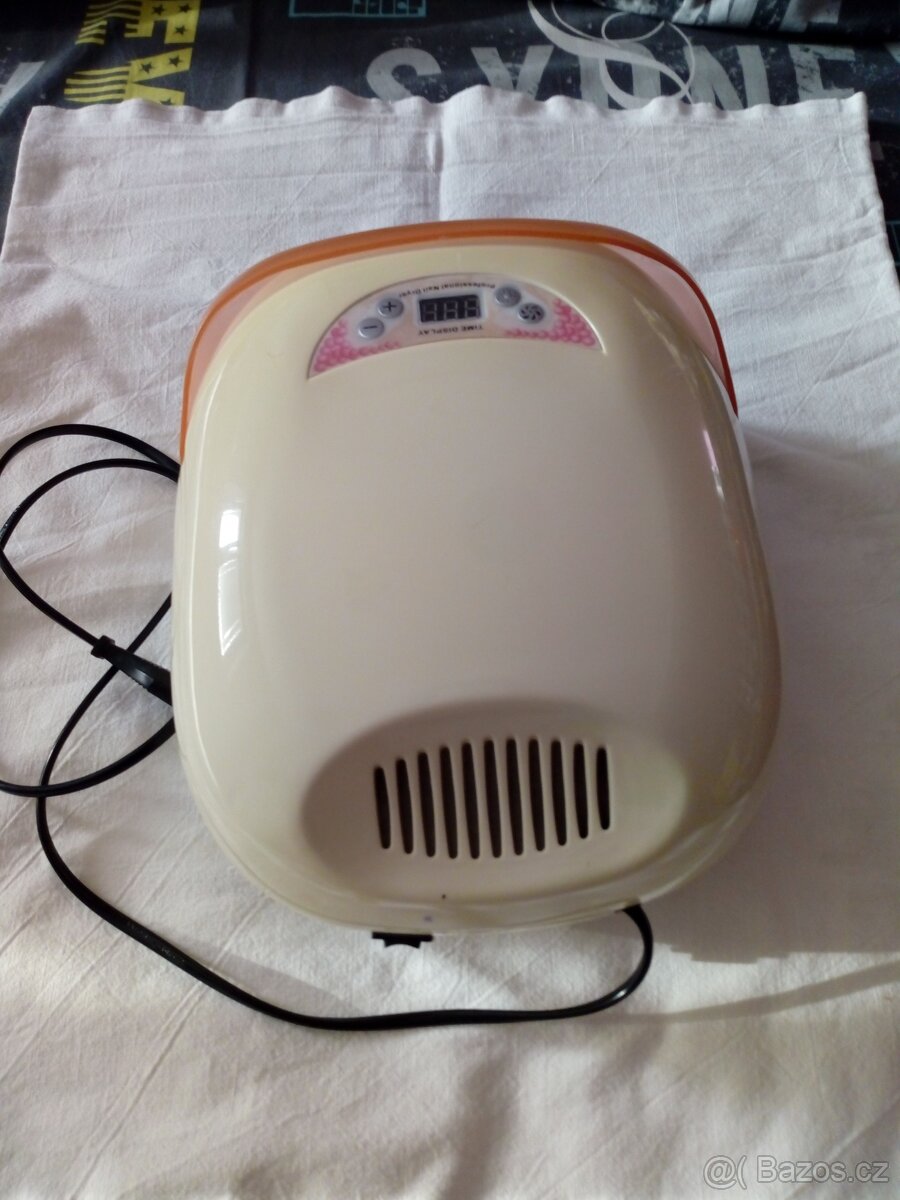 UV lampa na nehty s dárky - 4