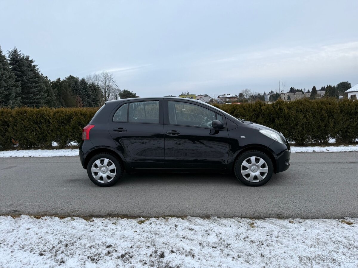 Toyota Yaris 1.Oi - 4