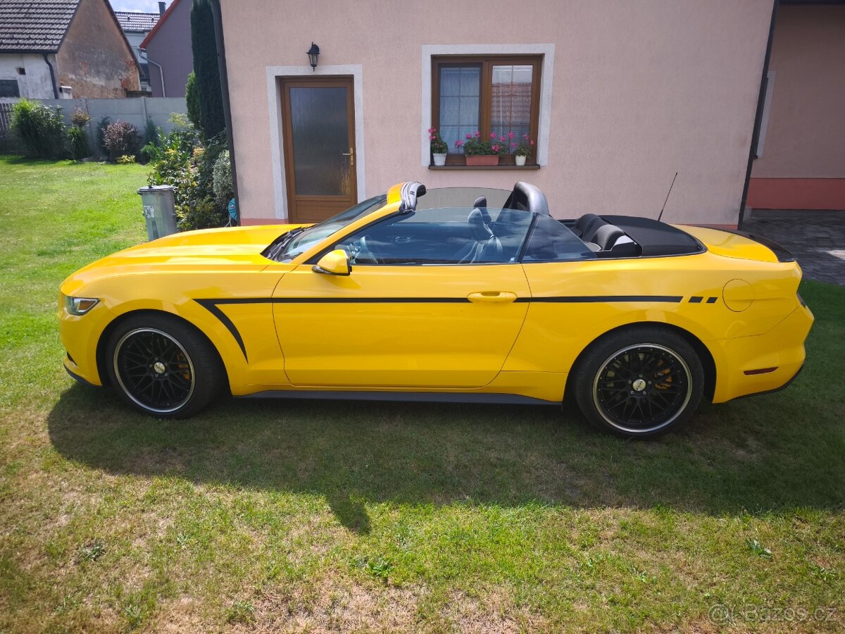 Prodám Ford Mustang 3,7 V6 Cabrio - 4