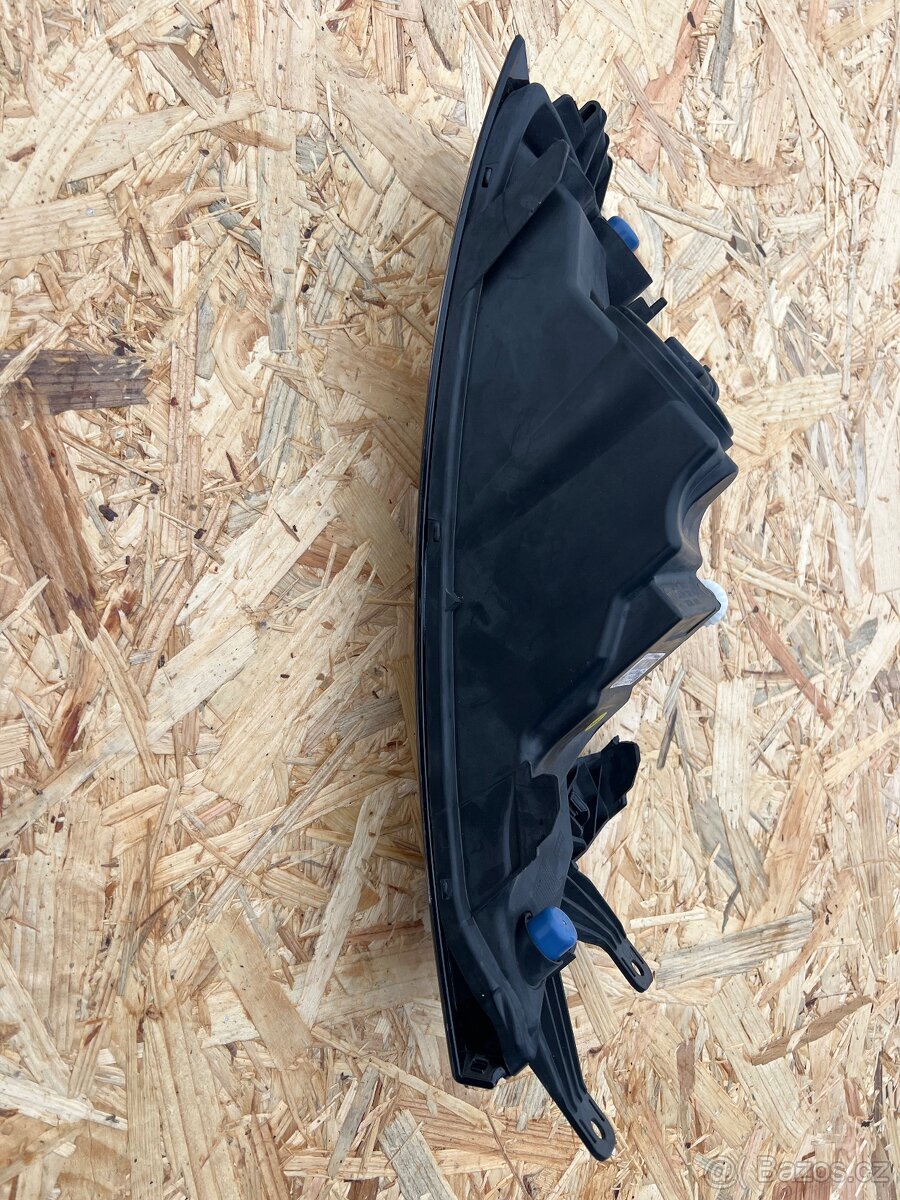 Halogenový světlomet Škoda Rapid facelift - 4