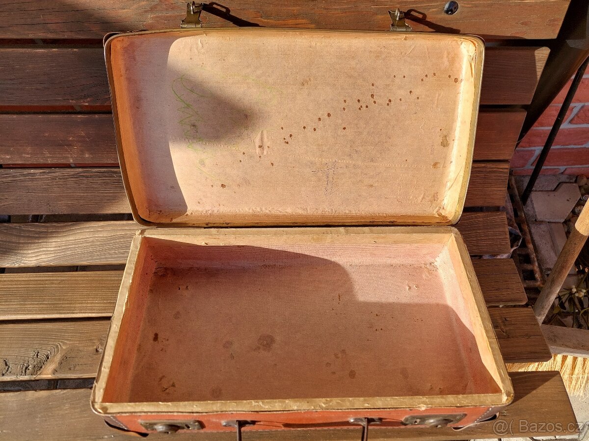 Staré starožitné kufry - 4