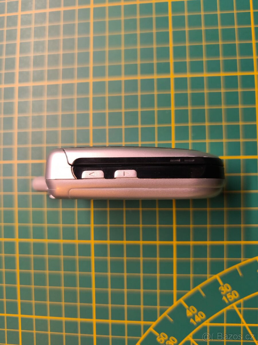 Motorola V180 - 4
