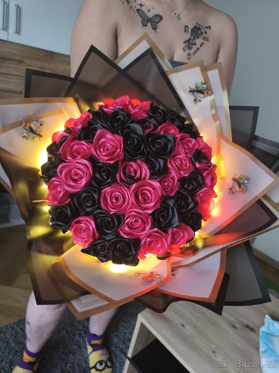 Růže že saténové stuhy - 4