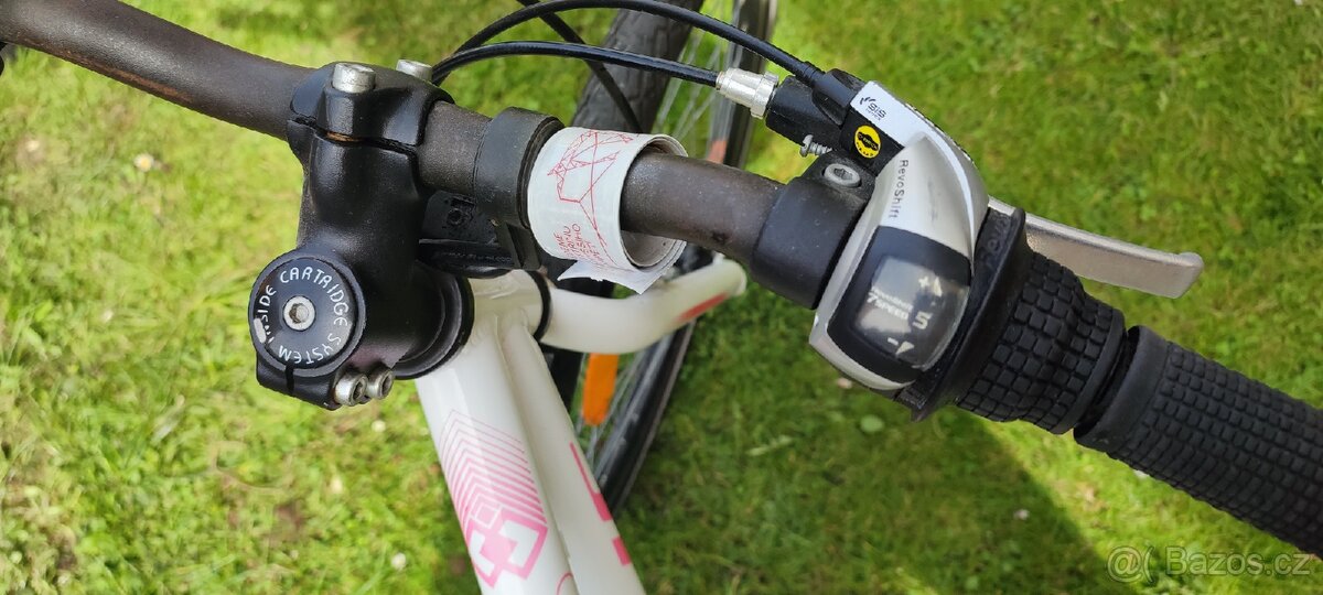 Dívčí bílé krosové kolo Apache kolo Buffalo 20
Skončeno - 4