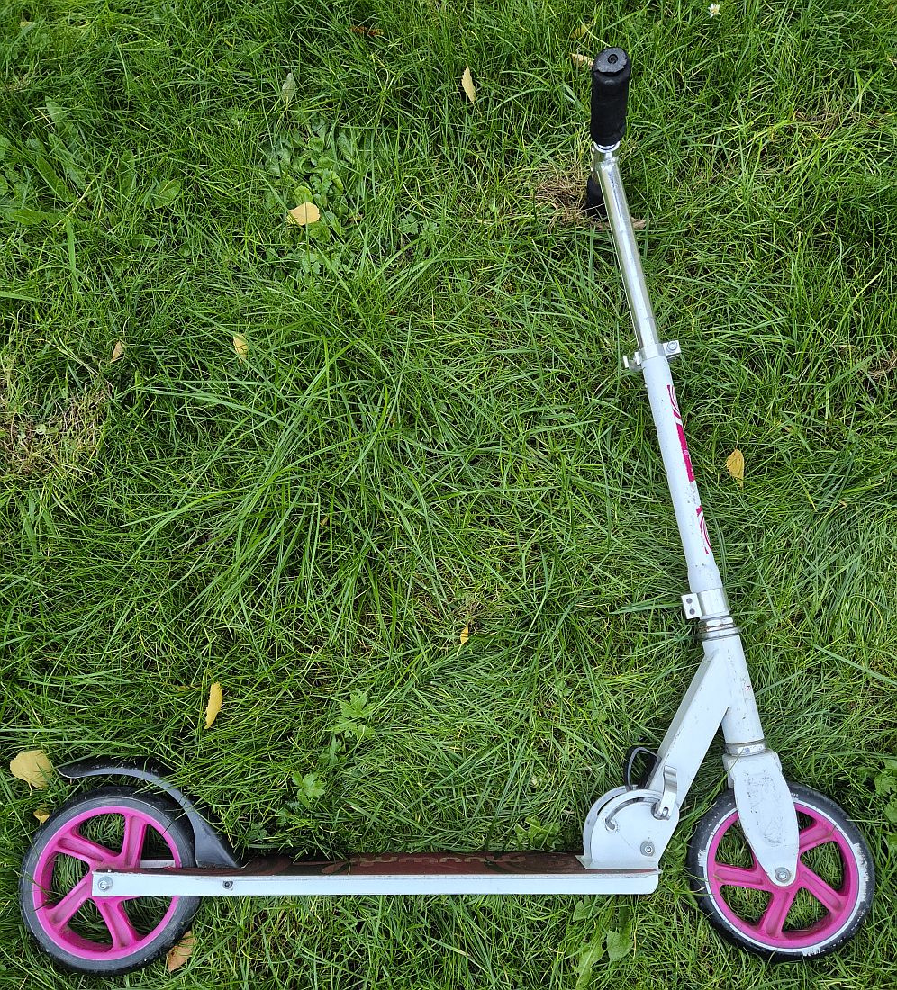 Skládací koloběžka Authentic Muuwmi 180 OR bílo-růžová - 4