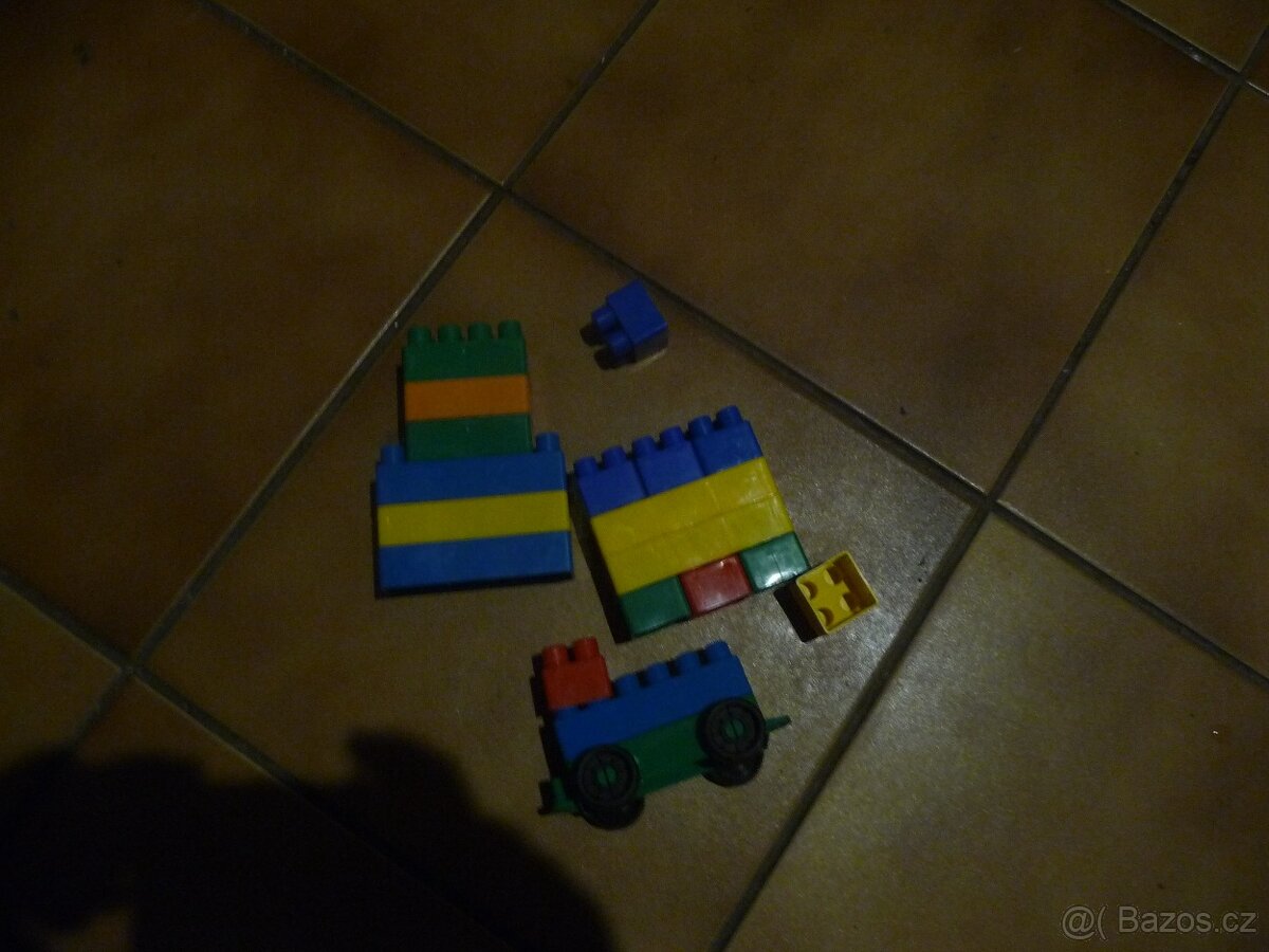 Prodám šlapací traktor, houpačku, dětské pískoviště - 4