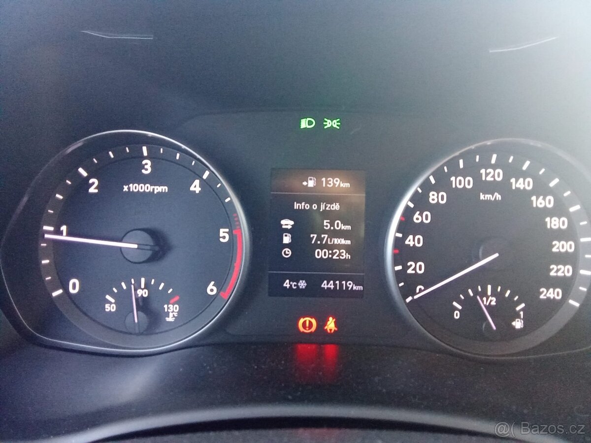 Hyundai i30 kombi 1.6.CRDI - 4