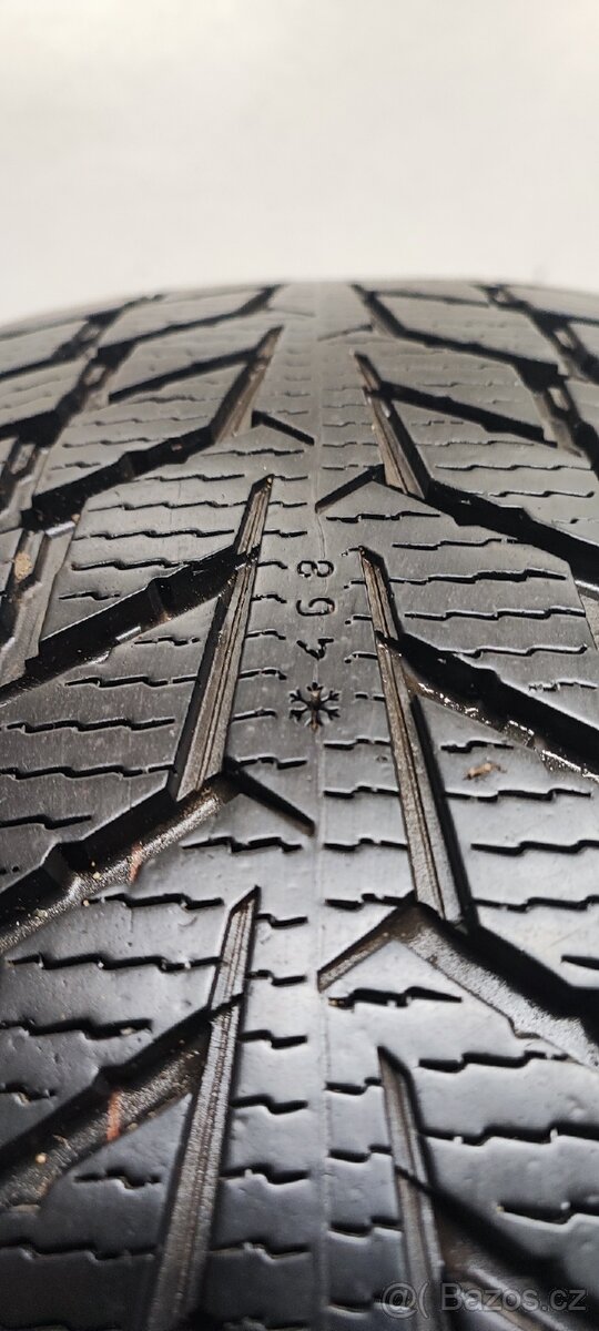 1ks 215/60/17C Nokian Snowproof, DOT 1621, vzorek 7.5mm. - 4