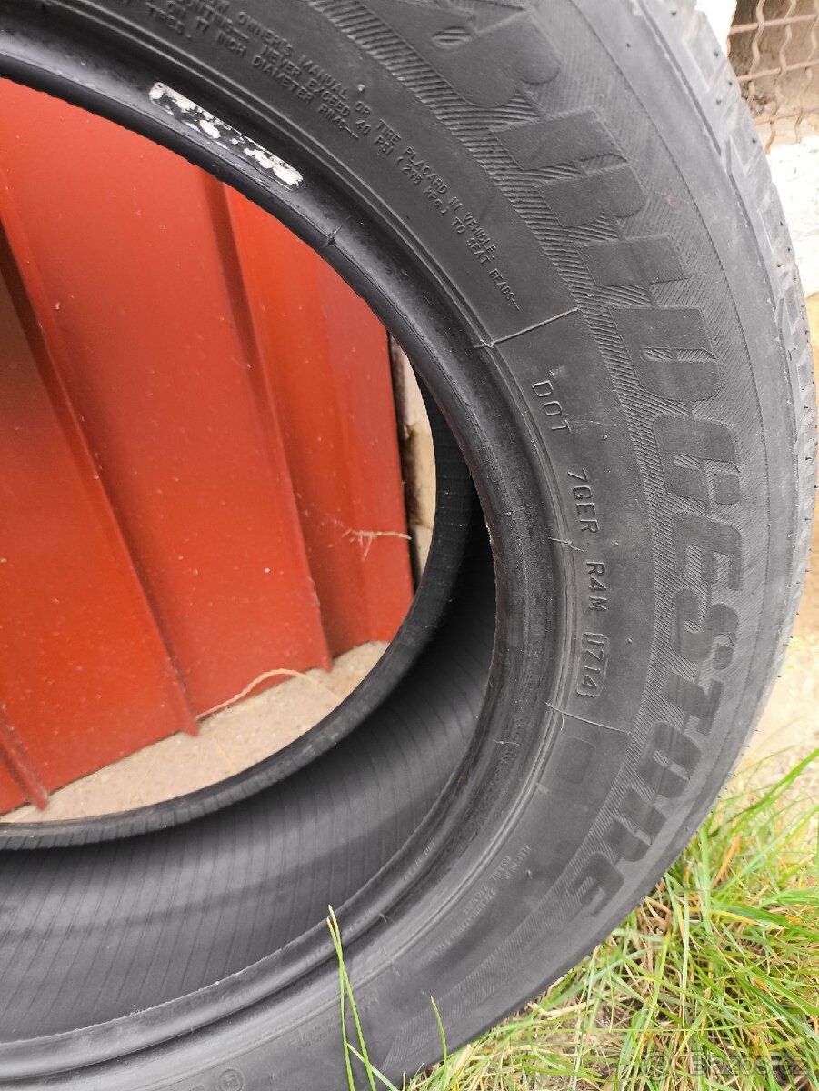 Bridgestone Dueler 215/60 R17 - 4
