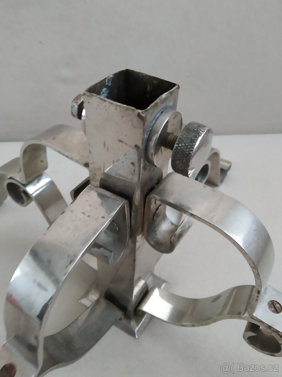 Starý kovový stojan - 4