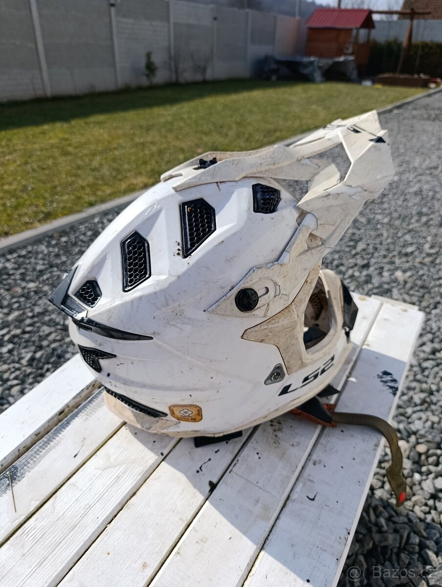 Motokrosove přilby - 4