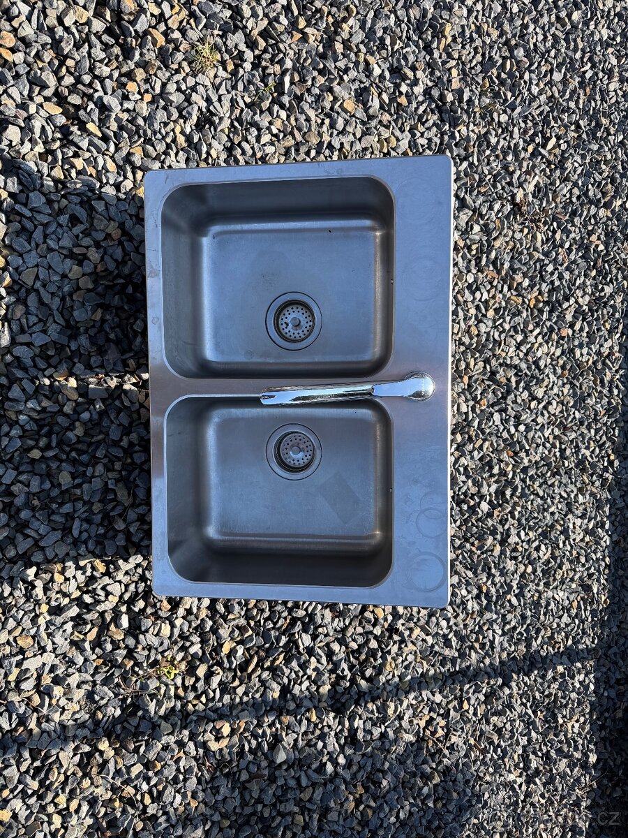 Dvojdřez IKEA s baterií - 4