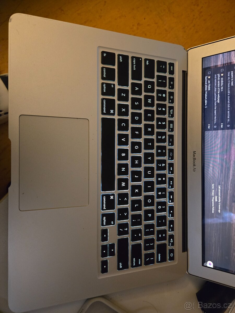 MacBook Air 13" (2017) – Intel i5, 128 GB SSD - 4