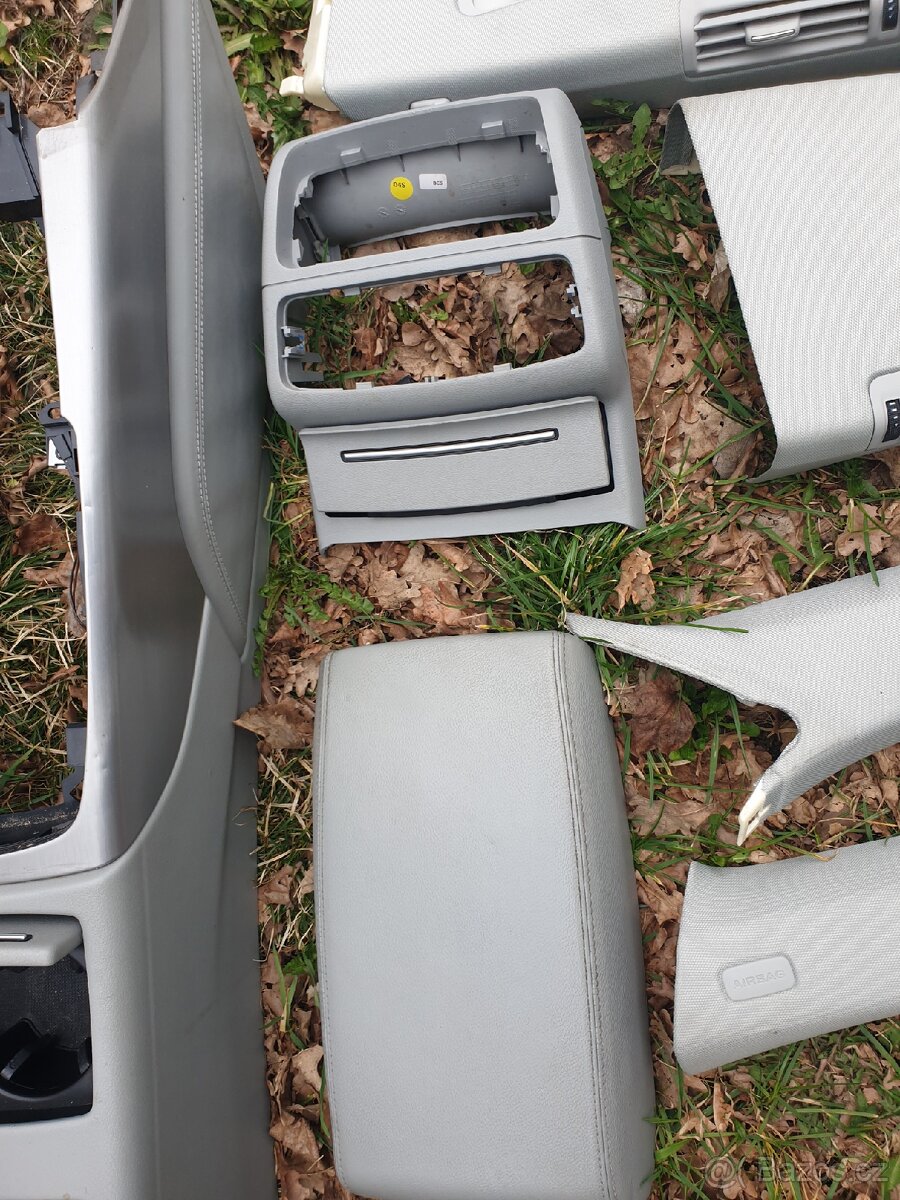 Stropnice a díly interiéru na Audi A7 2011 - 4