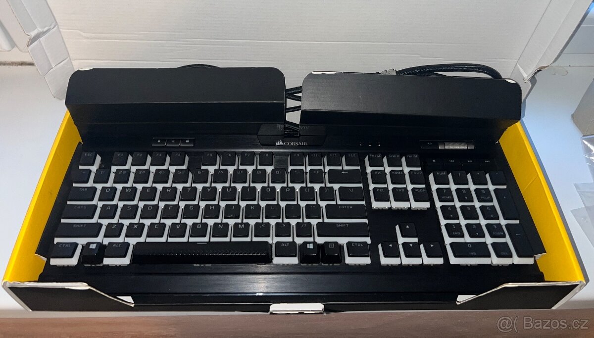 Klávesnice Corsair K70 MK.2 - 4