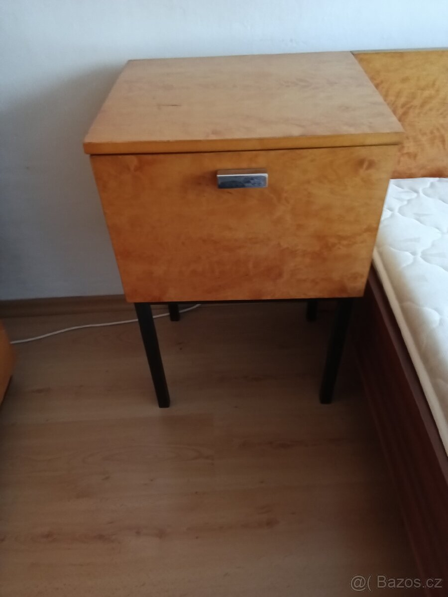 Starý retro nábytek - 4