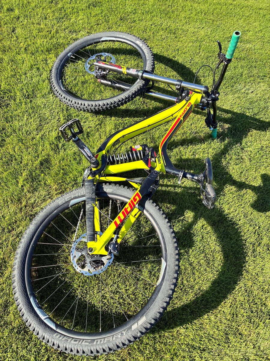 DH Giant Glory vel M 27,5“ - 4