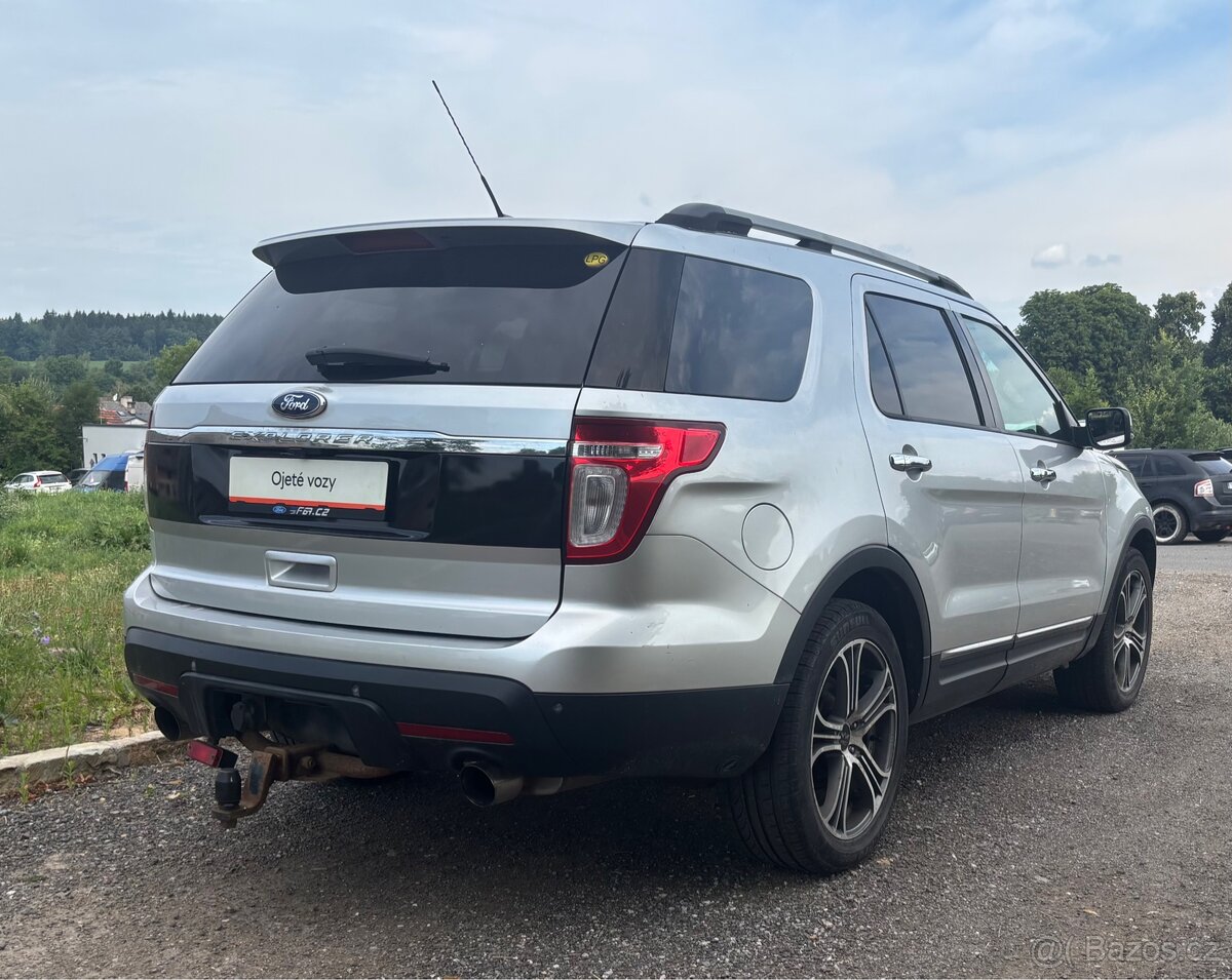Prodám Ford Explorer 3,5L V6 216kW LPG, 7 míst, nová STK - 4