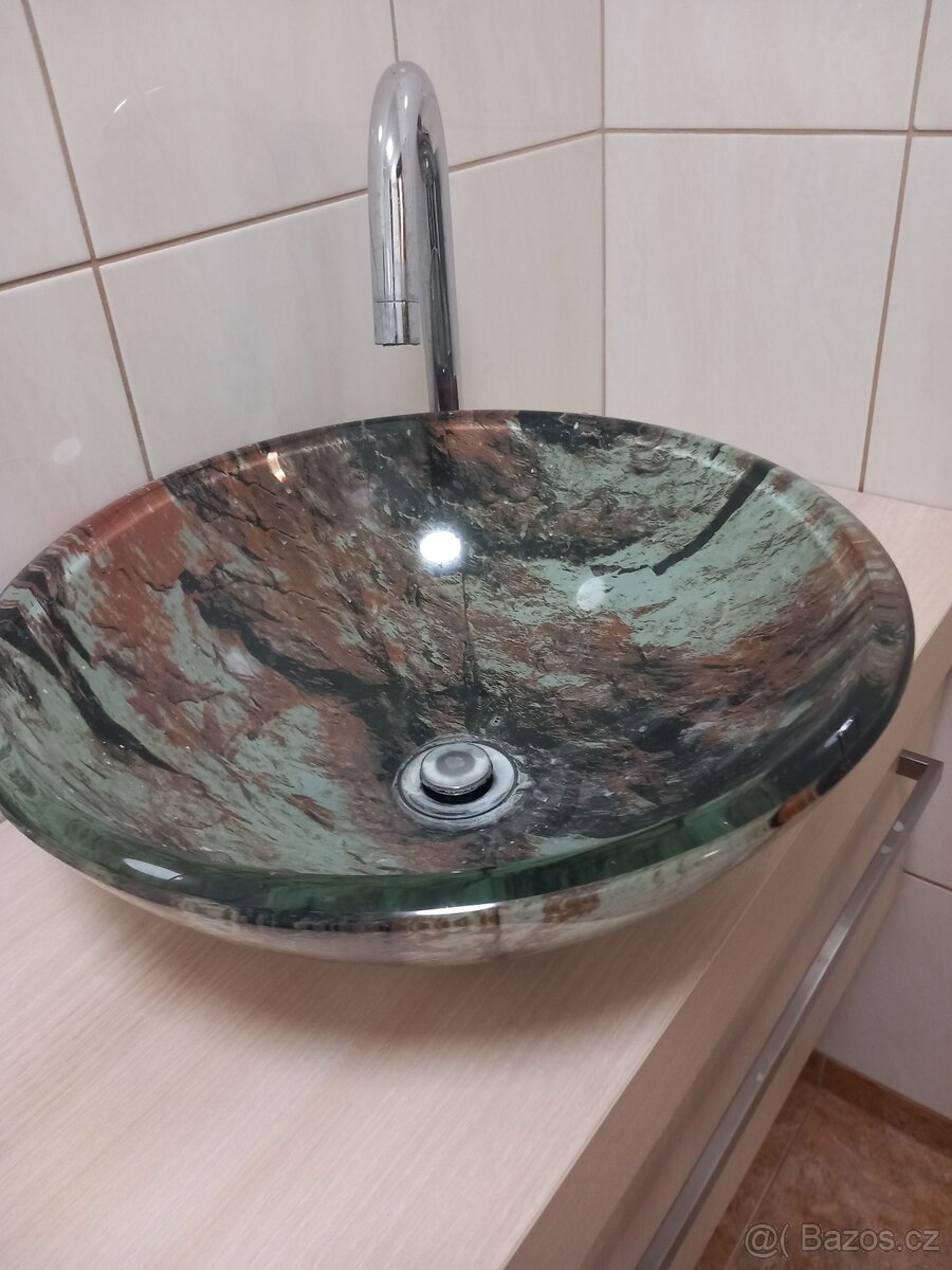 Umyvadlo se skříňkou - 4