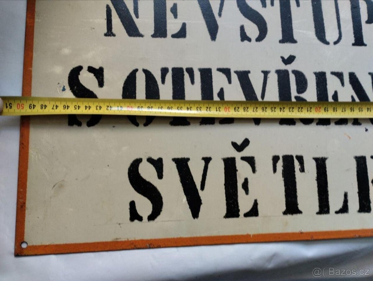 RETRO PLECHOVÁ CEDULE NEVSTUPUJ S OTEVŘENÝM SVĚTLEM vhodné k - 4