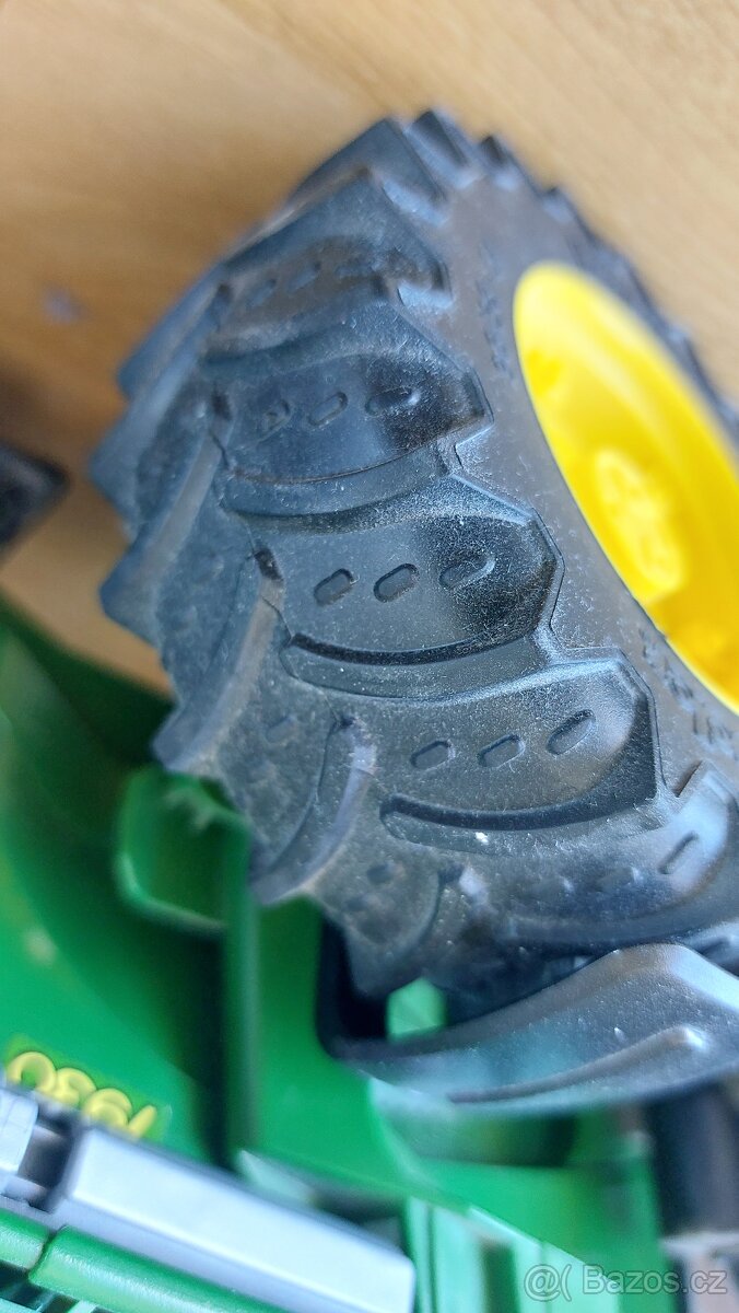 Traktor Bruder John Deere 7930 + vlek - 4