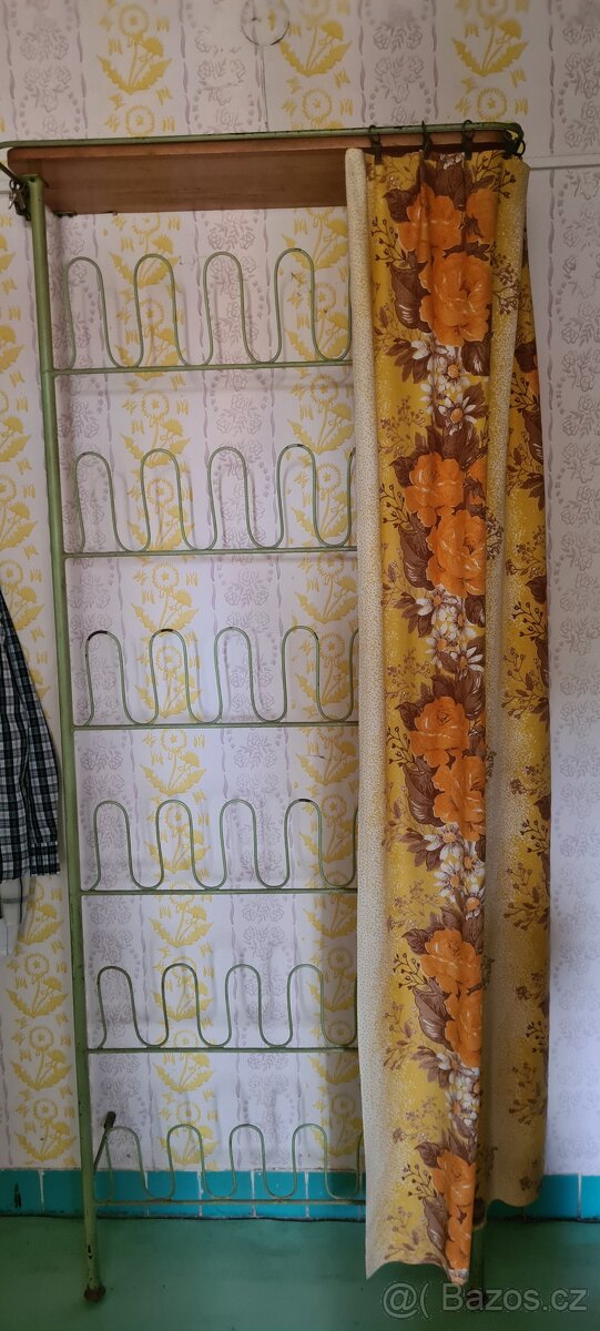 - + - + - Retro věci různé - + - + - - 4