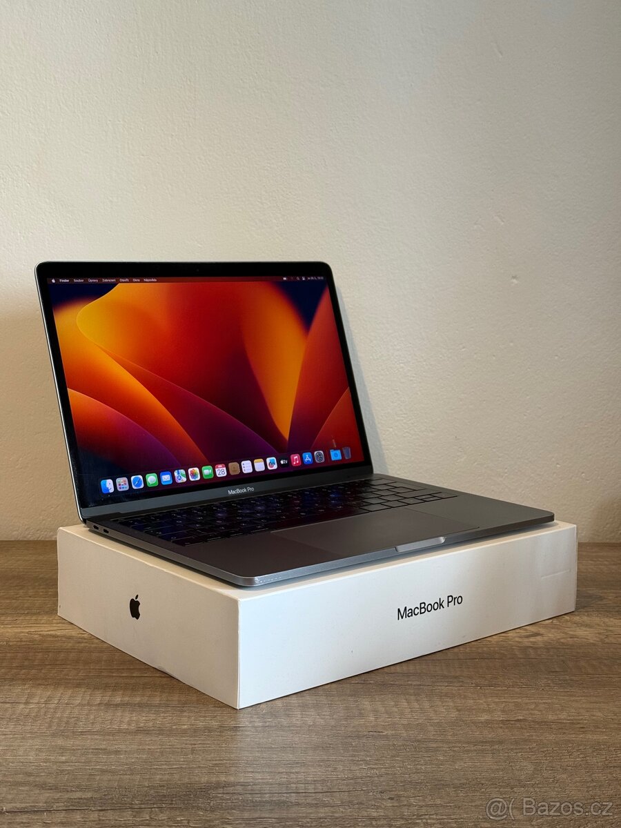 Apple MacBook Pro 2017 kompletní balení - 4