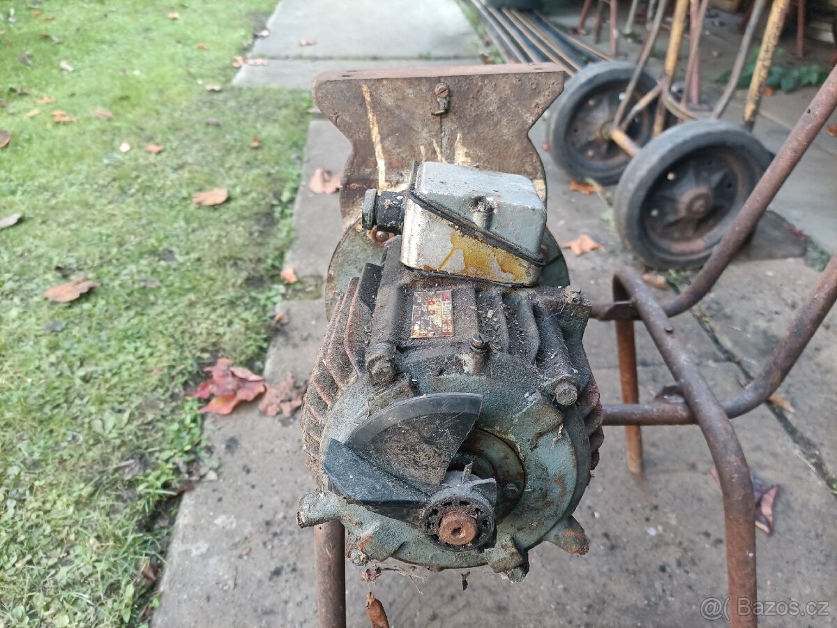 Motor 380V s převodovkou - 4
